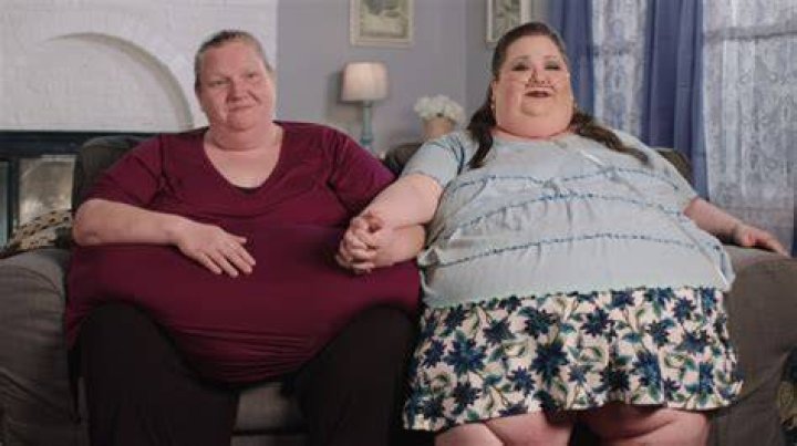 1000-lb Best Friends star Meghan Crumpler, wearing a blue sleeveles top