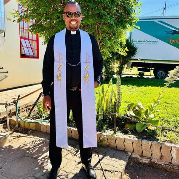 A Jesu Keresete ke ena tsela e e yang Legodimong a nnosi?