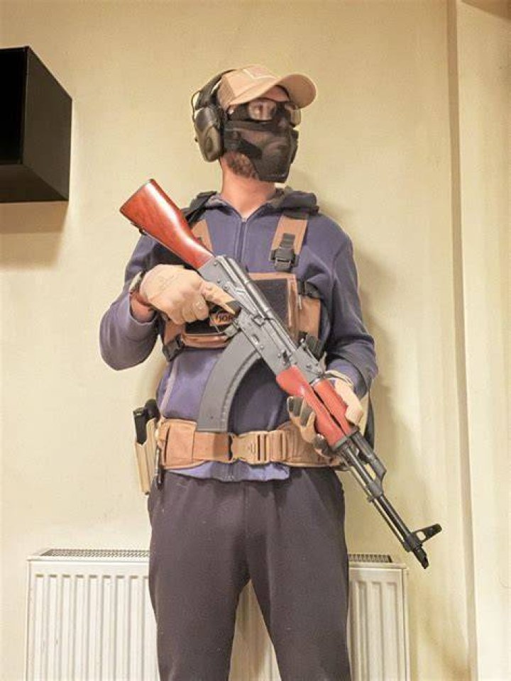 A PMC player on the Shoreline map in Escape From Tarkov.