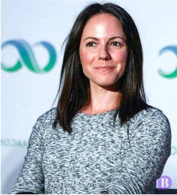 Anna Silk Bio, Wiki, Age, Height, Husband, Hot, Bikini, Feet, Pregnant, and Net Worth