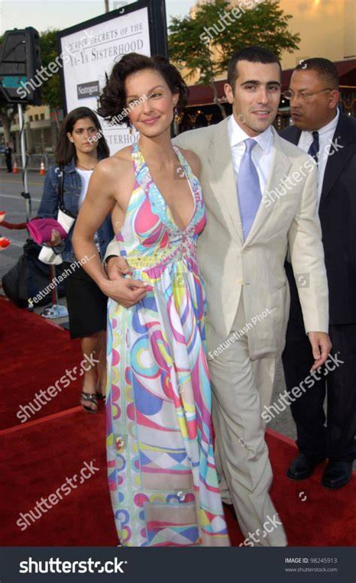 Ashley Judd's Ex-Husband: A Journey Through Love And Heartbreak