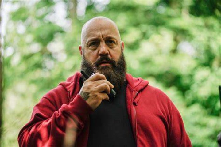 Becky: Kevin James