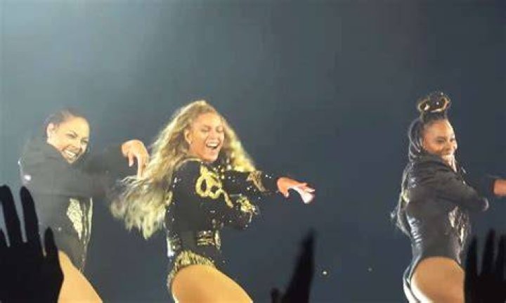 Beyoncé Stops 