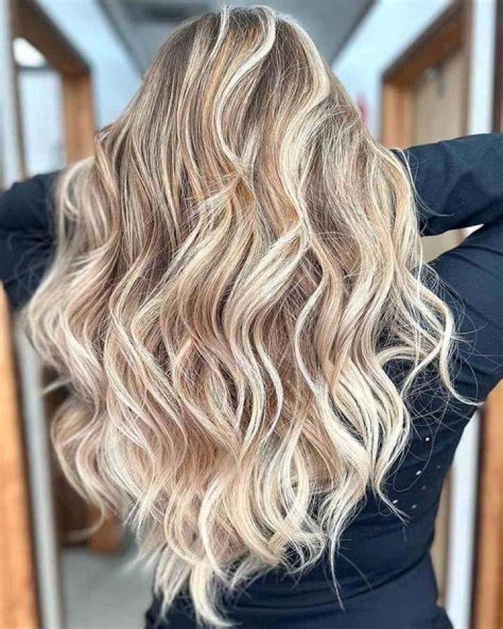 Kim kardashian honey blonde hair blonde hair ideas