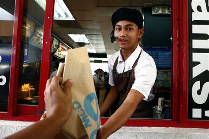 Blueface Flirts With Fast Food Worker At Drive-Thru