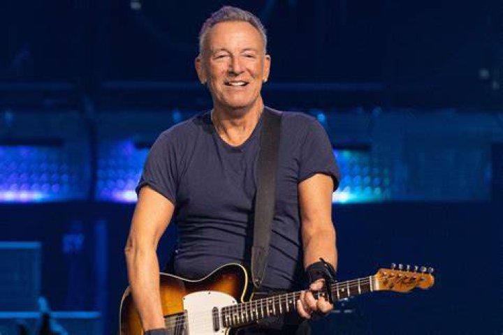 Screenshot 2023-03-22 at 10.32.50 AM bruce springsteen illness, bruce springsteen disease