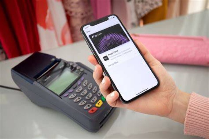 Can I use Apple Pay to pay for gas with multiple cards