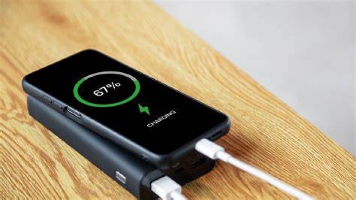 Can you charge your phone with a 9 volt battery?