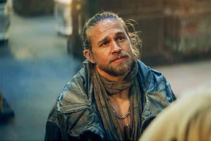 Charlie Hunnam as Kai kn 'Rebel Moon'