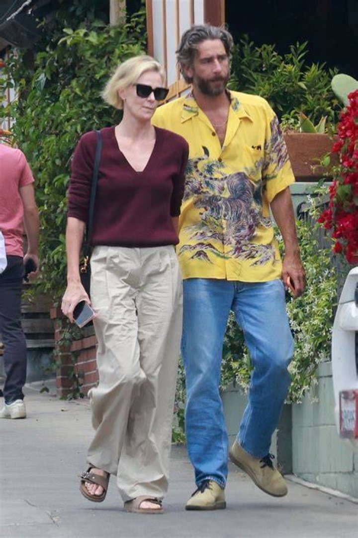 charlize theron husband charlize theron husband