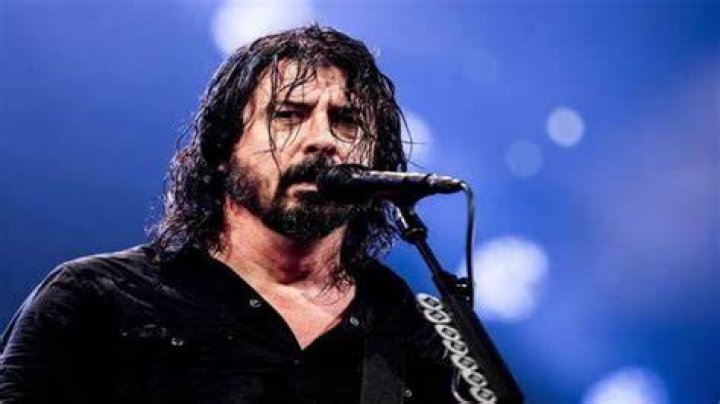 Dave Grohl Bio, Age, Career, Spouse, Net Worth & More