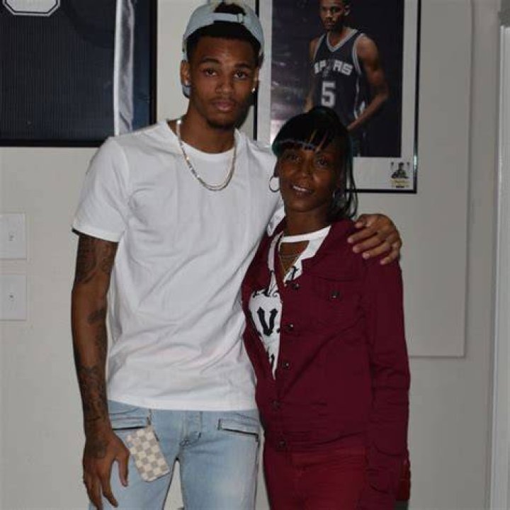 2FEF234A-9A5D-45AF-90A4-D8C2F00481A8 Dejounte Murray Parents