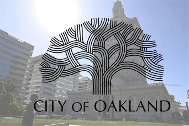 Does Oakland have a city tax?
