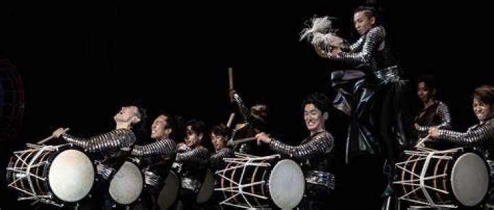 Drum, Human leg, Performing arts, Entertainment, Artist, Performance, Thigh, Idiophone, Barefoot, Membranophone, Drum, Human leg, Performing arts, Entertainment, Artist, Performance, Thigh, Idiophone, Barefoot, Membranophone,