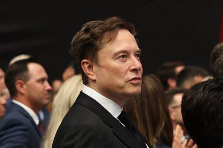 Elon Musk attends the 2015 Vanity Fair Oscar Party hosted by Graydon Carter at Wallis Annenberg Center for the Performing Arts on February 22, 2015 in Beverly Hills, California.