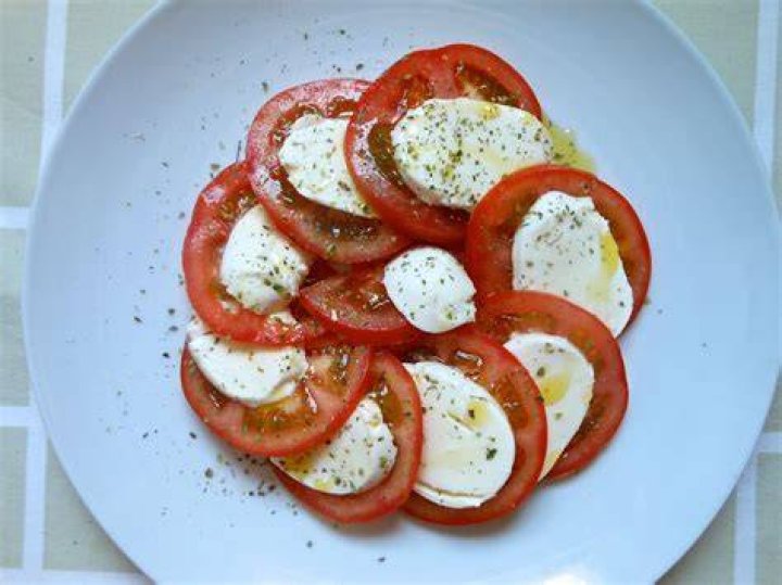 Ensalada de tomate con queso feta ensalada de tomate con queso feta