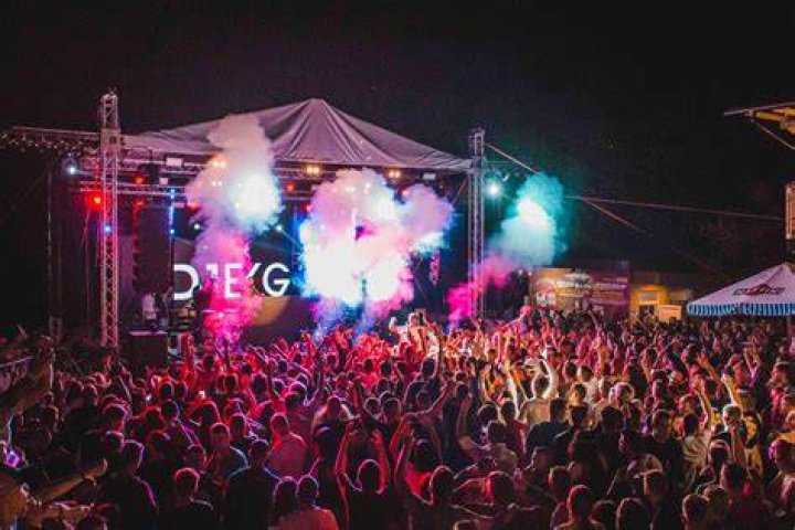 Entertainment, Event, Performing arts, Stage, Music venue, Performance, Music artist, Artist, Pop music, Performance art, Entertainment, Event, Performing arts, Stage, Music venue, Performance, Music artist, Artist, Pop music, Performance art,