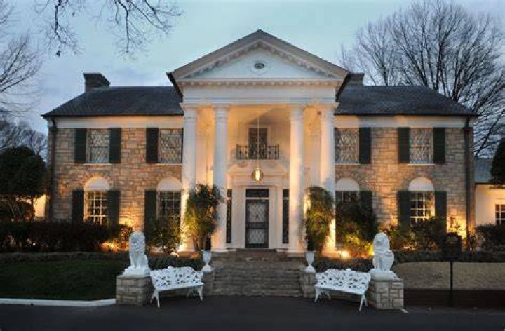 Graceland's Meditation Garden is the final resting place of Elvis, Vernon, Gladys, Minnie Mae and Lisa Marie Presley as well as Benjamin Keough.