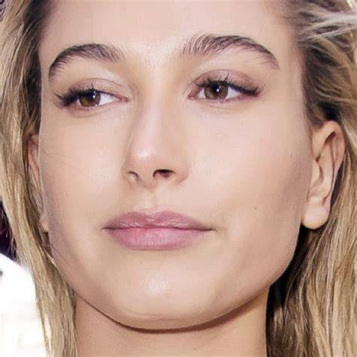 Hailey Baldwin make-up Hailey Baldwin make-up