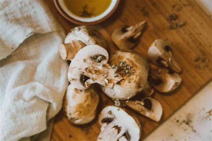 Hoe Champignons Schoonmaken?