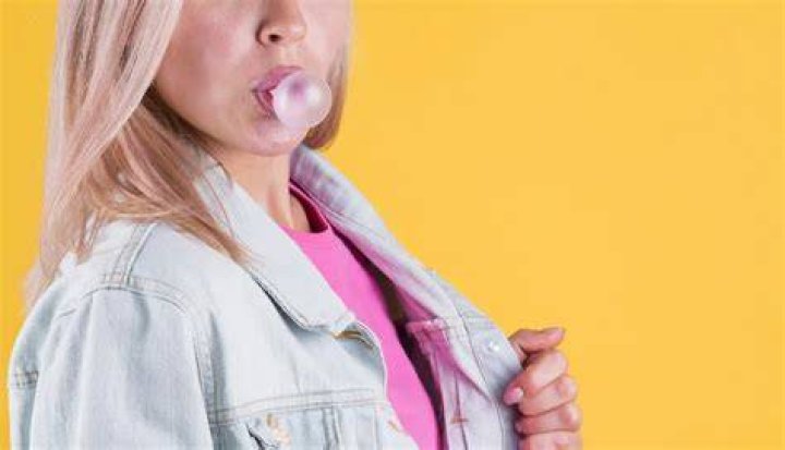 Hoe Gaat Kauwgom Uit Kleding?