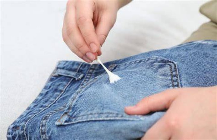 Hoe Krijg Ik Kauwgom Uit Mijn Kleding?