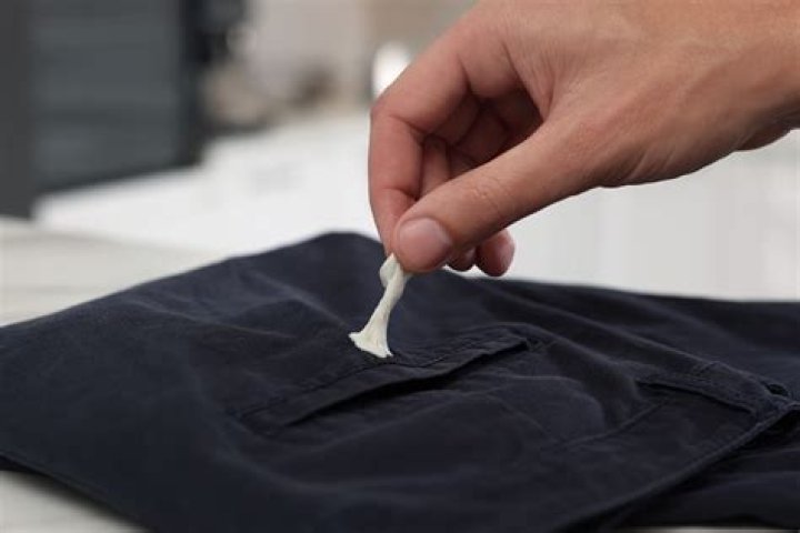 Hoe Krijg Je Kauwgom Uit Je Kleding?
