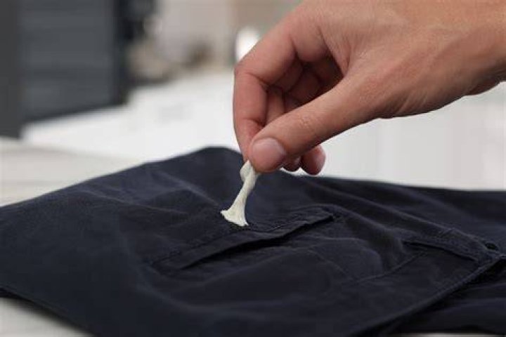 Hoe Krijg Je Kauwgom Uit Je Kleren?