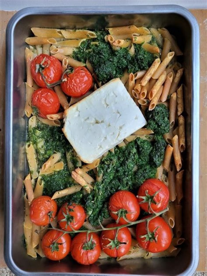 Hoe Lang Moet Feta Pasta In De Oven?