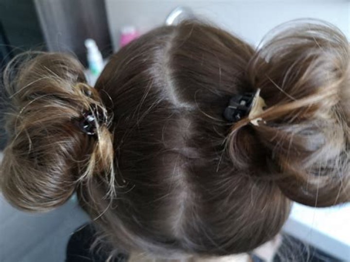 Hoe Werkt Een Donut In Je Haar?