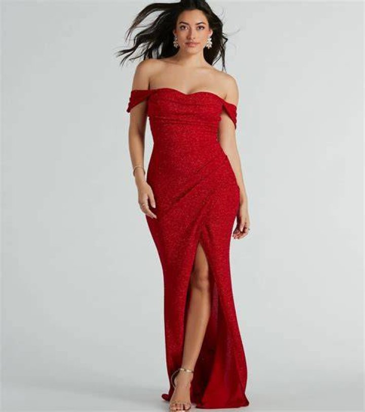Human, Shoulder, Gown, Formal wear, Dress, Beauty, Fashion, Youth, Wedding dress, Haute couture, Human, Shoulder, Gown, Formal wear, Dress, Beauty, Fashion, Youth, Wedding dress, Haute couture,