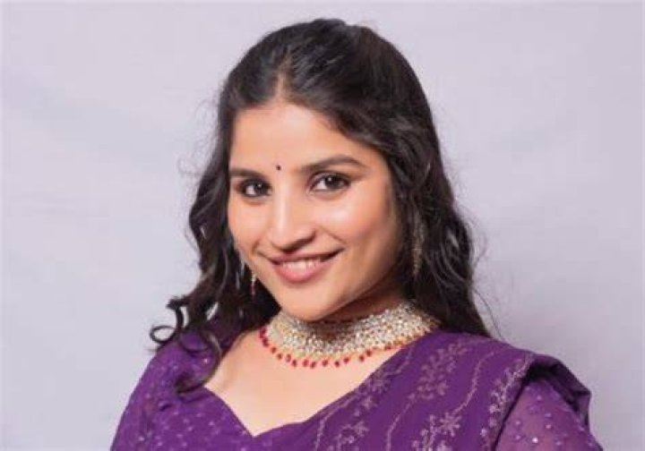 Indravathi Chauhan Bio, Height, Career, Net Worth, IG, Songs