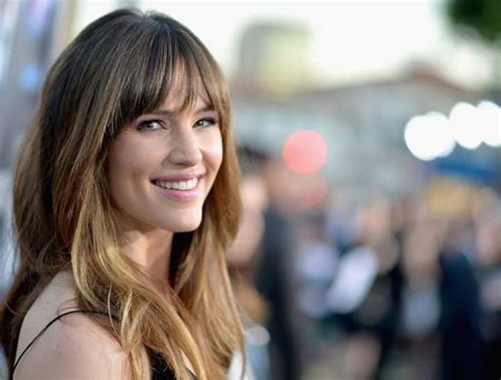 Jennifer Garner's Go-To Blush Has Been Her Staple for 20 Years