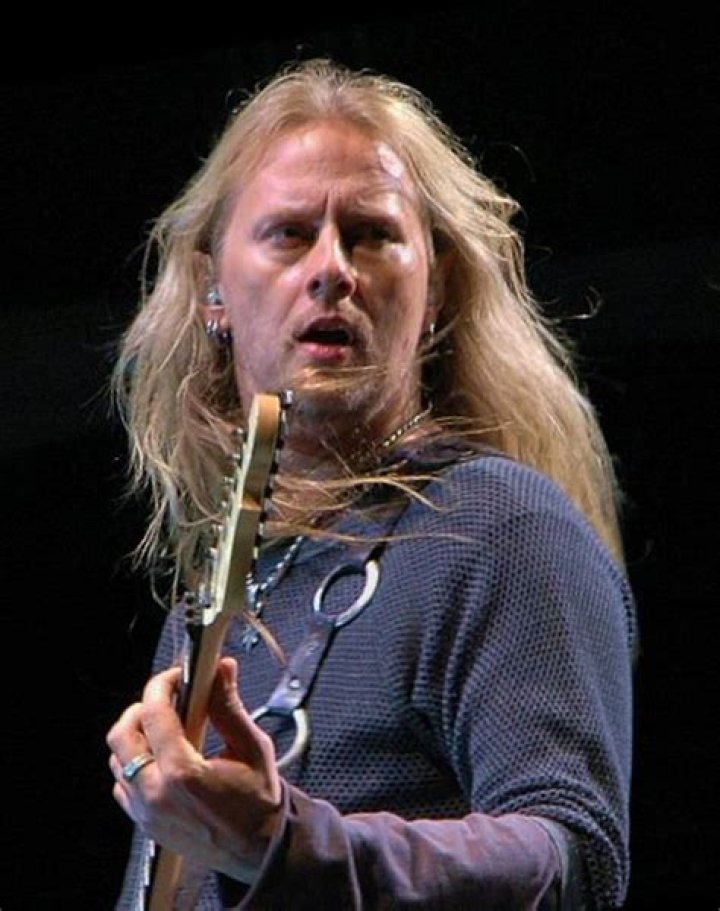 Jerry Cantrell Celebrity biography, zodiac sign and famous quotes