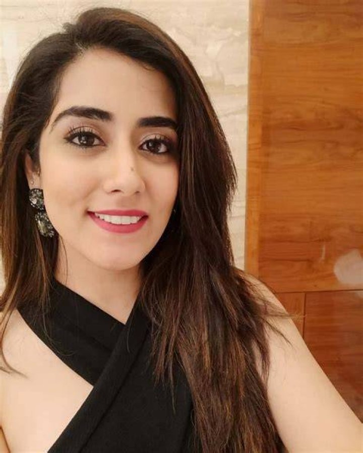 Jonita Gandhi Today News, Wiki, Affairs, Updates, Biodata, Phone Number