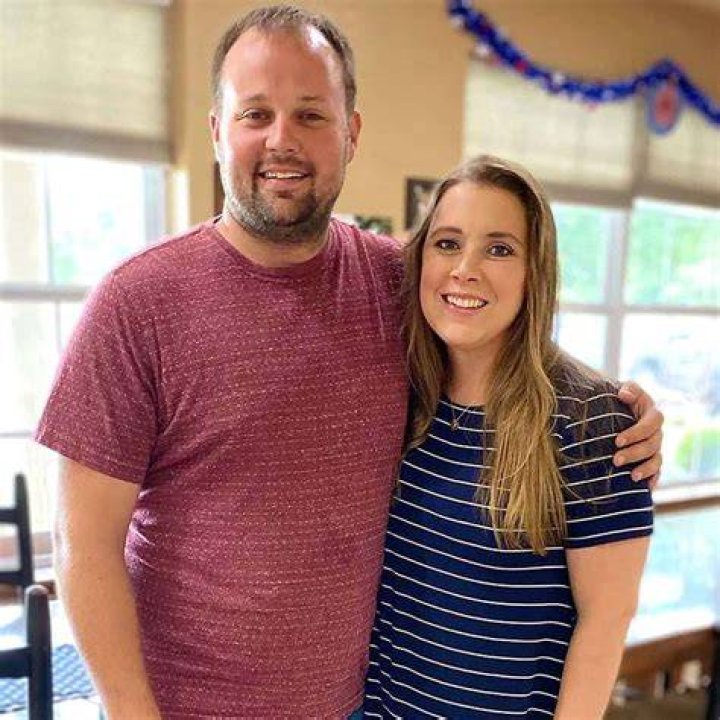 Josh Duggar with the Duggar family including some of his victims Joy-Anna Forsyth, Jessa Seewald, and Jinger Vuolo
