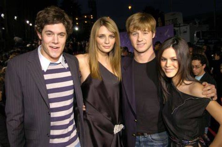 Josh Schwartz, Mischa Barton, and Ben McKenzie during a radio interview