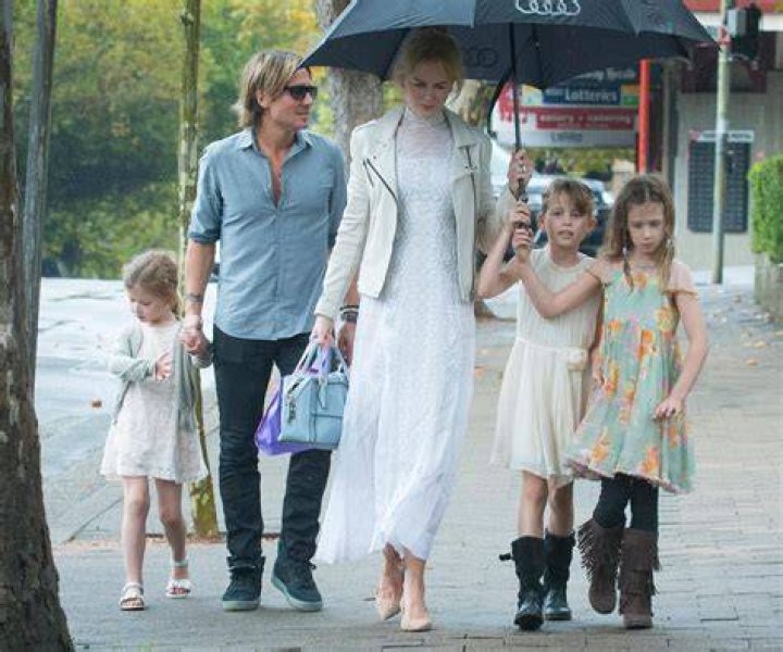 Keith Urban Family: Children, Parents And Siblings Keith Urban Family