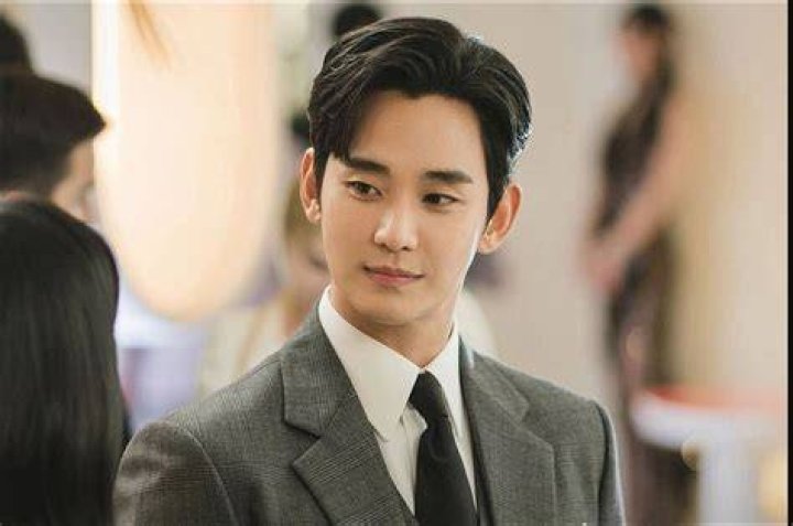Kim Soo Hyun l&agrave; ng&ocirc;i sao H&agrave;n Quốc đầu ti&ecirc;n được sản xuất người ảo 3D