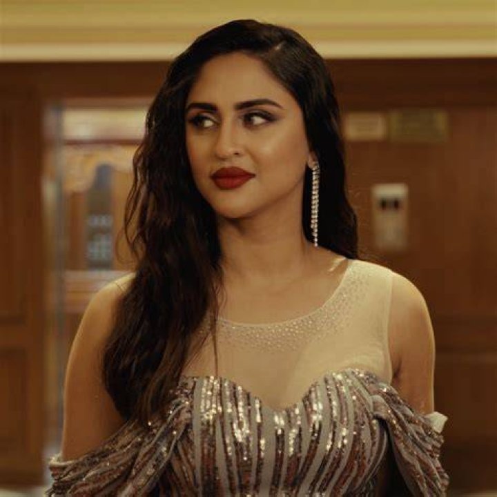 Krystle D'Souza Biography, Boyfriend, Age, Family Famous Biography