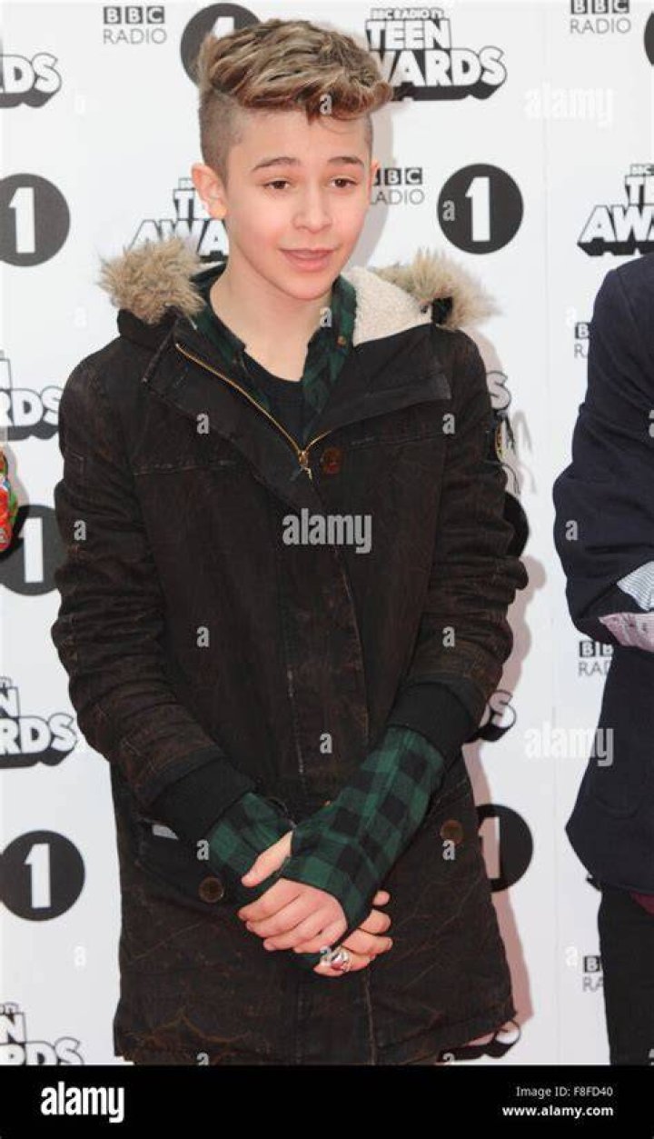Leondre Devries and HairStyle Photo