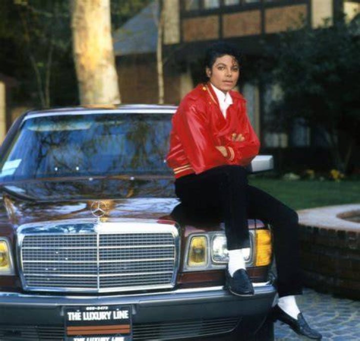 Michael Jackson sitting