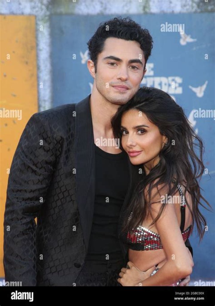 Mikaela Hoover: Who is Darren Barnet girlfriend?
