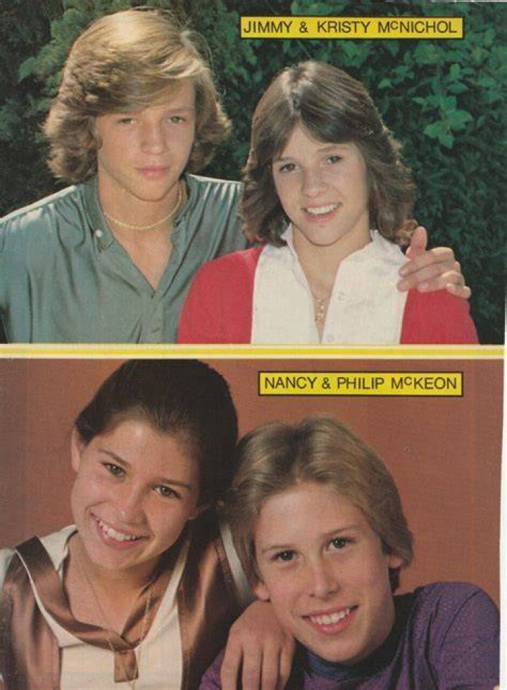 Nancy, Kristy, and Robert talk around a table on 'I Love a Mama's Boy.'