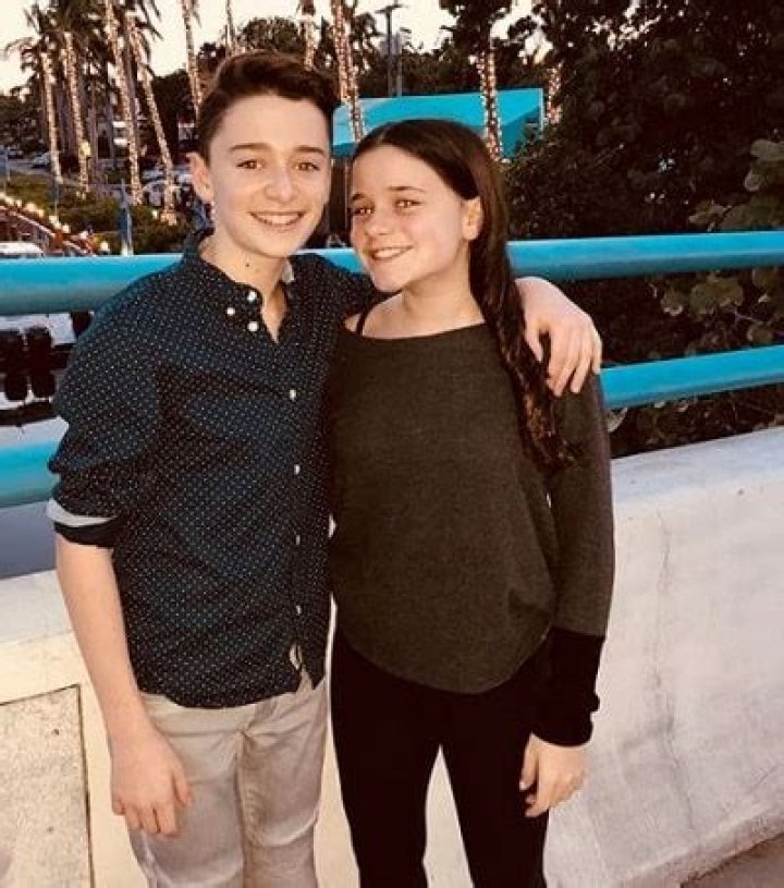 Noah Schnapp siblings: Meet Chloe Schnapp Noah Schnapp siblings: Meet Chloe Schnapp