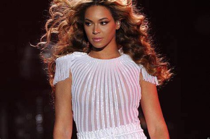 Oops! Beyonce Suffers Wardrobe Malfunction During NYC Show