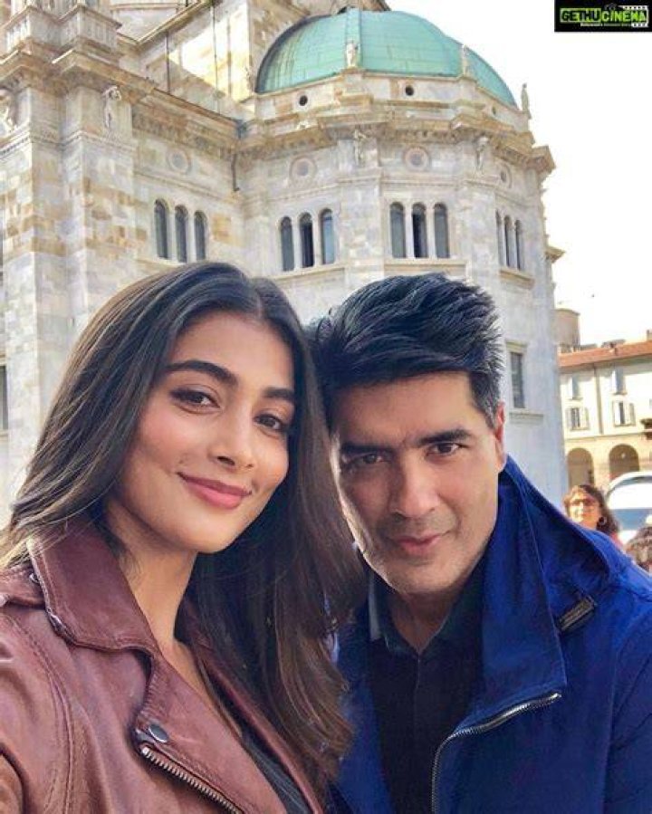 Pooja Hegde, selfie, wallpaper, Manish Malhotra Gethu Cinema