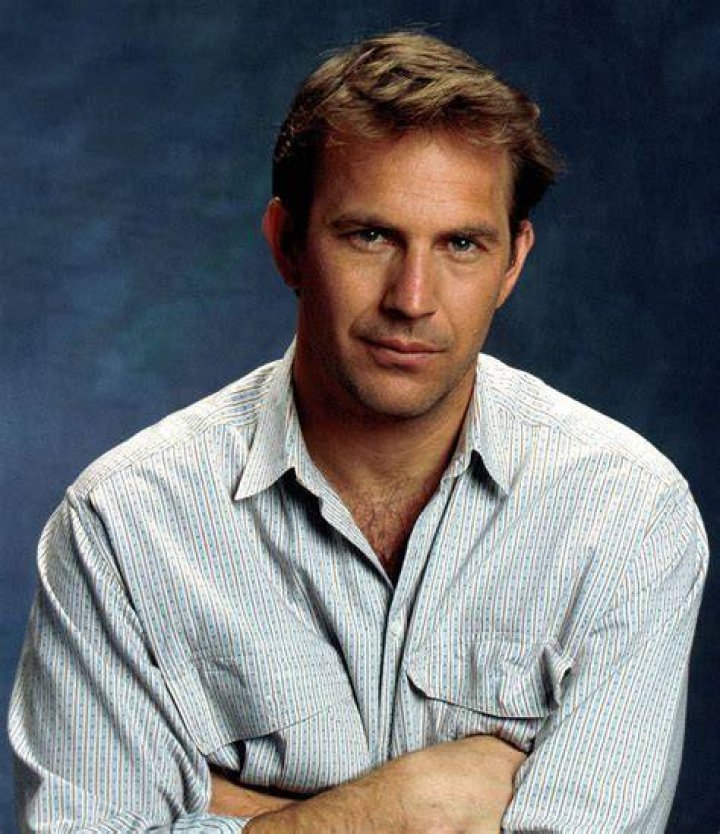 Portrait of Kevin Costner and the rest of the 'Yellowstone' cast