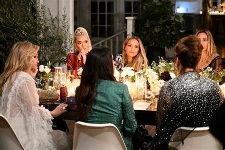 RHOBH Why do fans think Dorit and Mauricio may be having an affair?