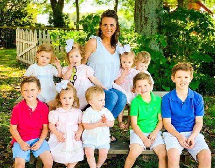 The Waldrop sextuplets prepare for a vacation on an episode of 'Sweet Home Sextuplets' on TLC.